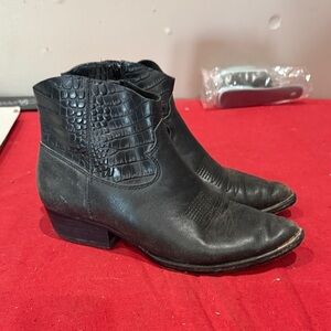 Gianni Bini Black Croc-Embossed Ankle Boots